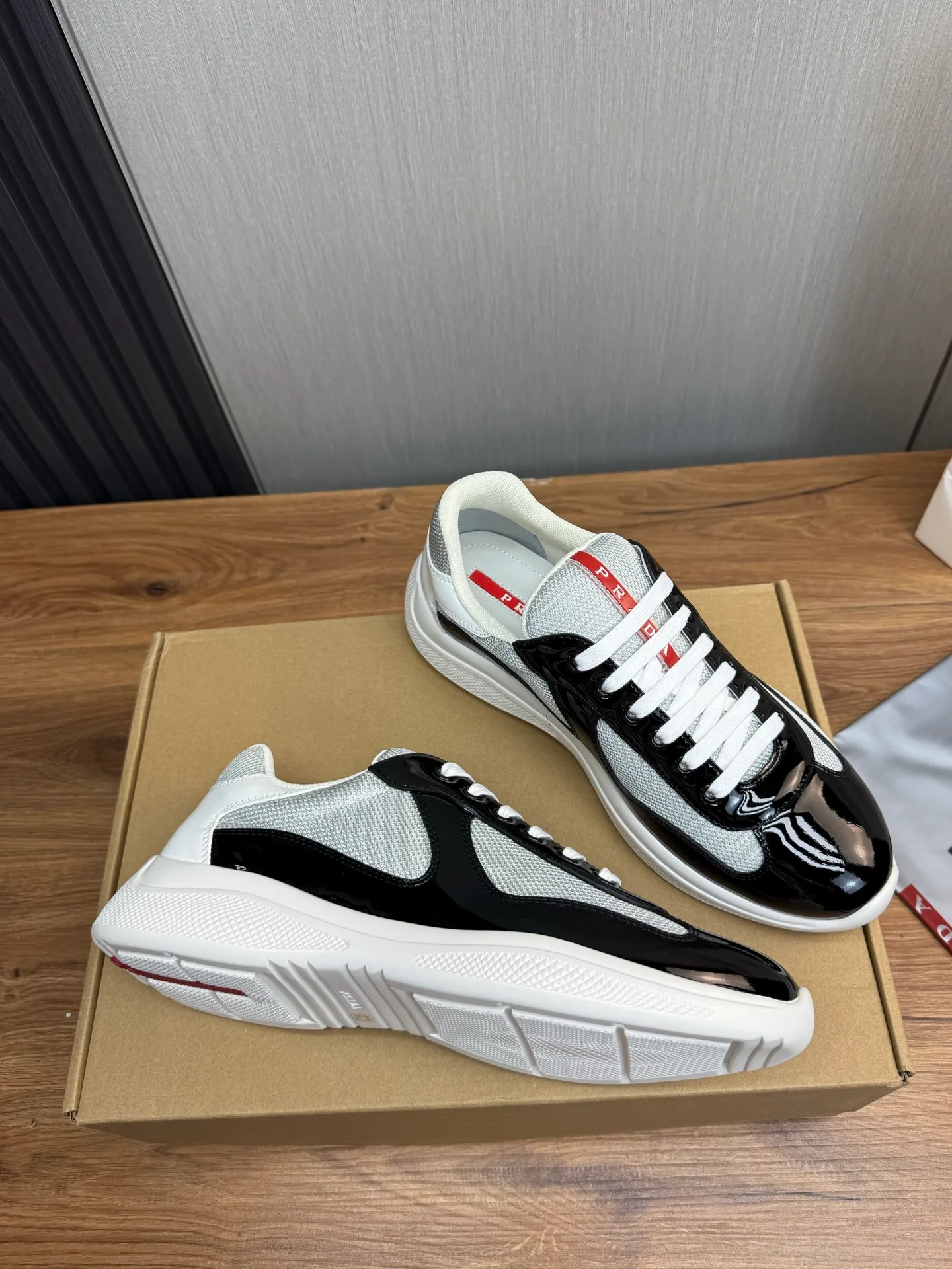 Men's shoes 640💰 [PRADA] Hot selling items🔥Must be recommended every day~~ Official website synchronized, 1:1 high quality shipments✔️ Imported cowhide fabric, rubber material + cowhide lining, original bottom, high-end airplane box packaging🎁 38-45 (38.45 custom-made, non-returnable)